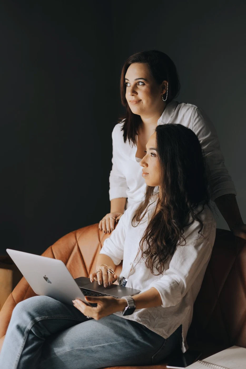Profissionais da MATH trabalhando juntas